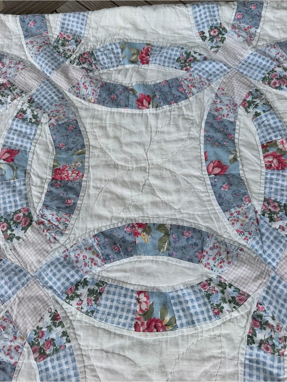 VTG 90s Floral Double Wedding Ring Quilt Scallop Edge Hand Quilted 81x81 FLAWS